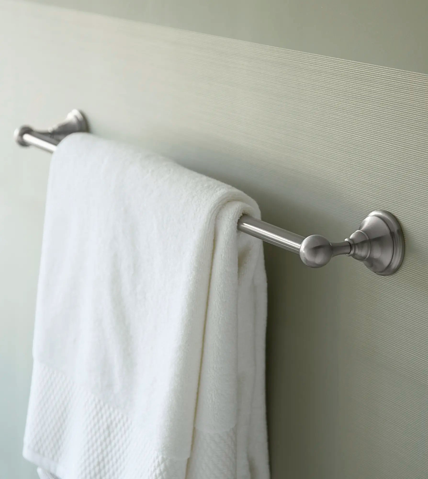 Randall® 24 in. Towel Rack // BRUSHED NICKEL // 159855_B_D35102240144_0_CDNwebp.webp