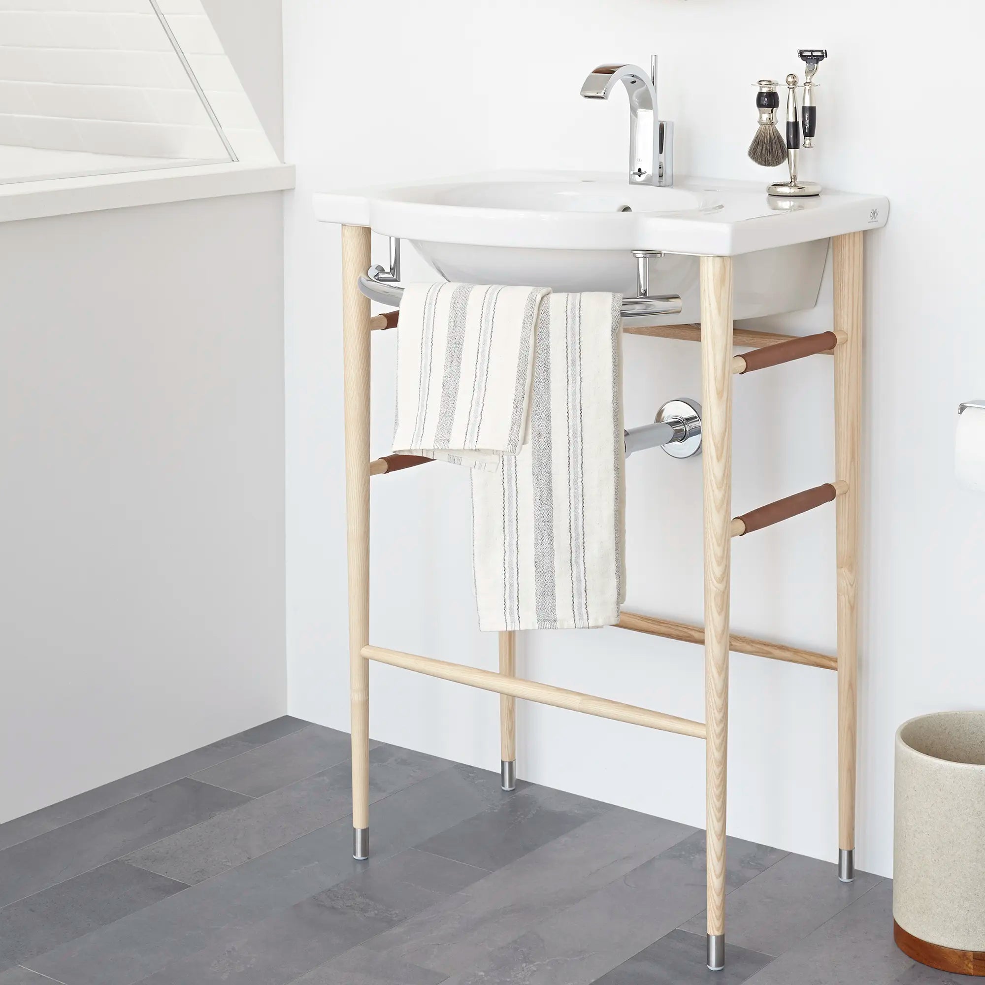 Rem Single Handle Bathroom Faucet, 1.2 gpm // POLISHED CHROME // 40419_B-D3510010C100_0_CDNwebp.webp