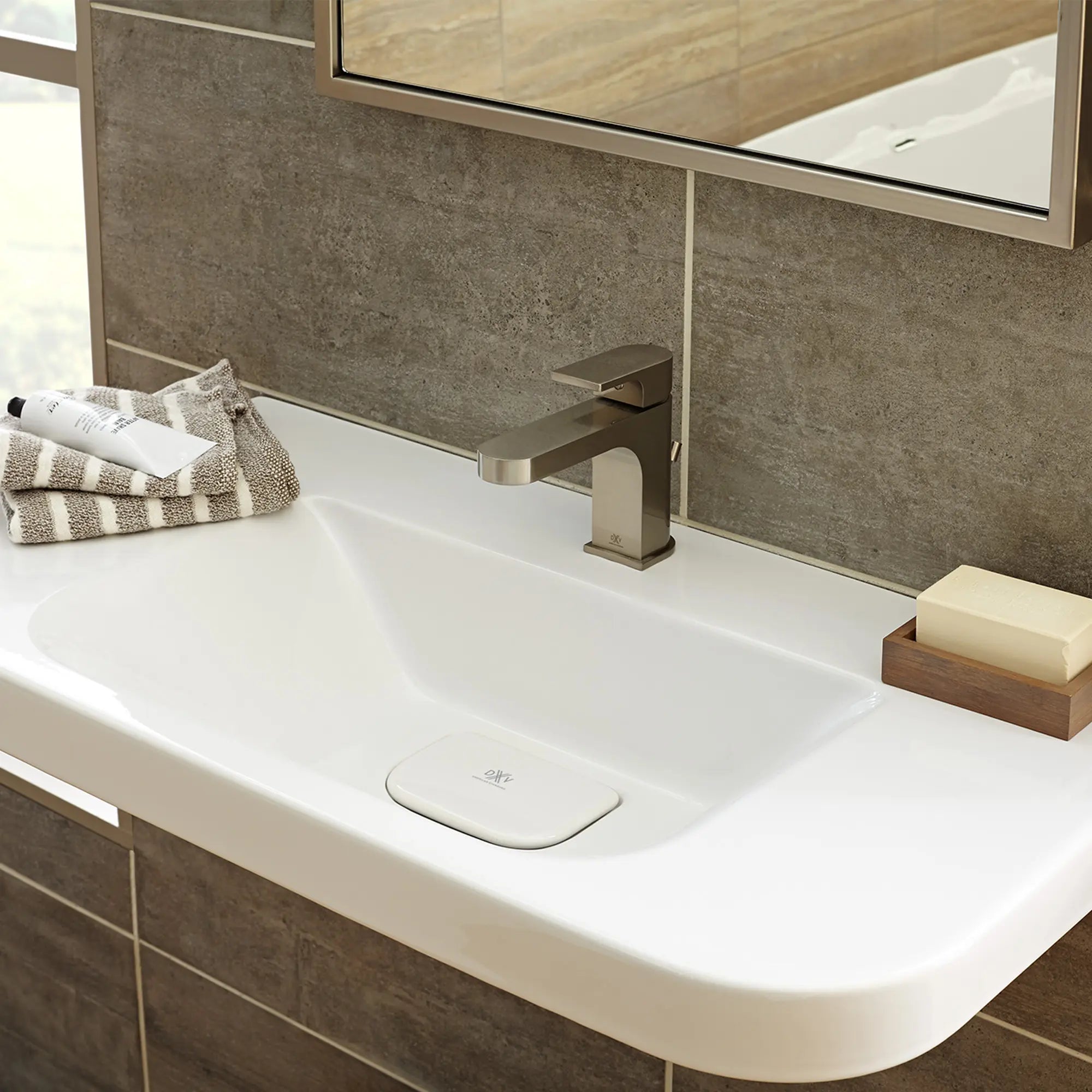 Equility® 33 In. Sink, 1-hole Equility® 33 In. Sink, 1-hole