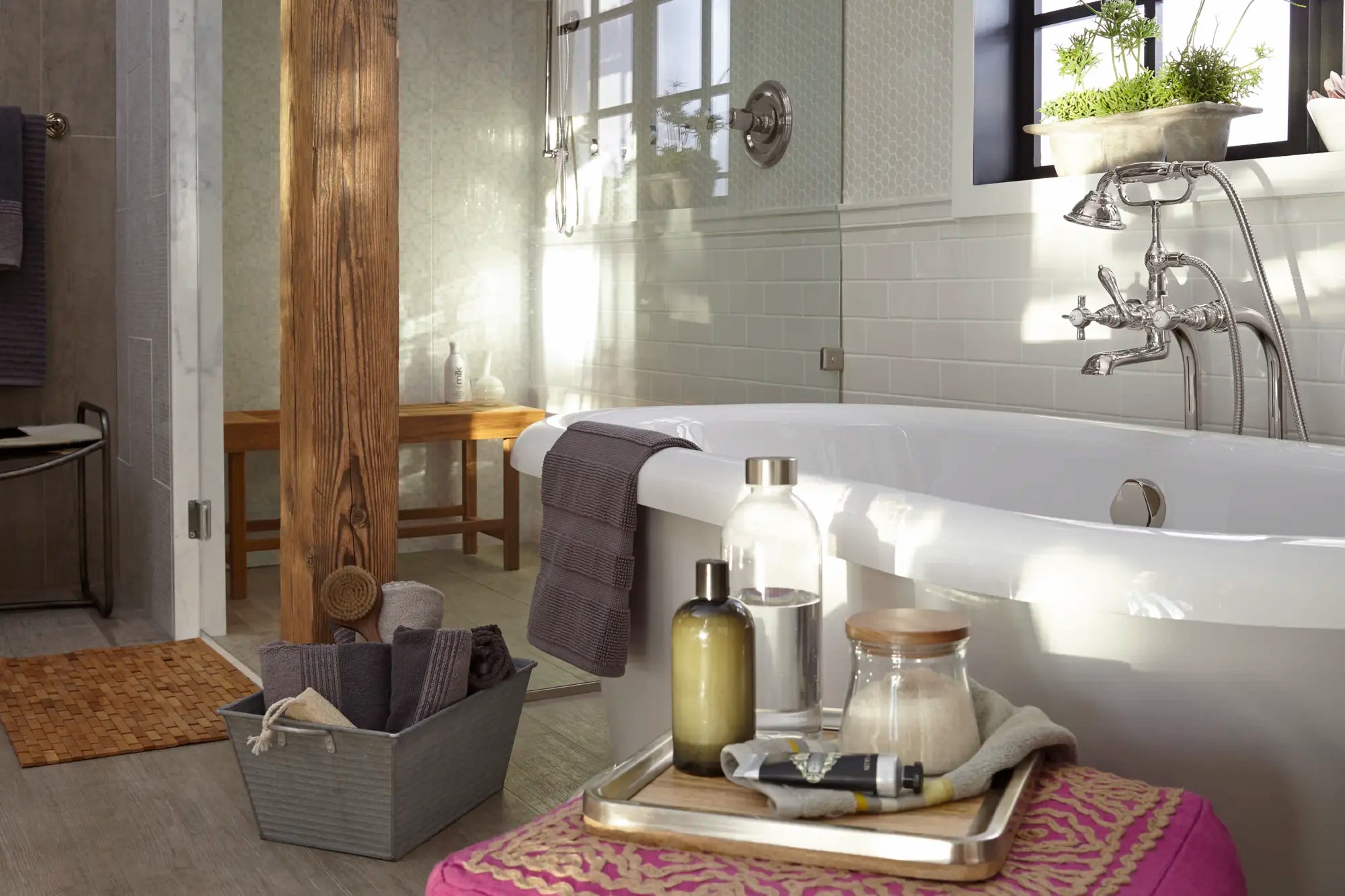 Randall Exposed Tub Filler With HS // POLISHED CHROME // 40628_B_D62745004.415_D35102980.100_01_0_CDNwebp.webp