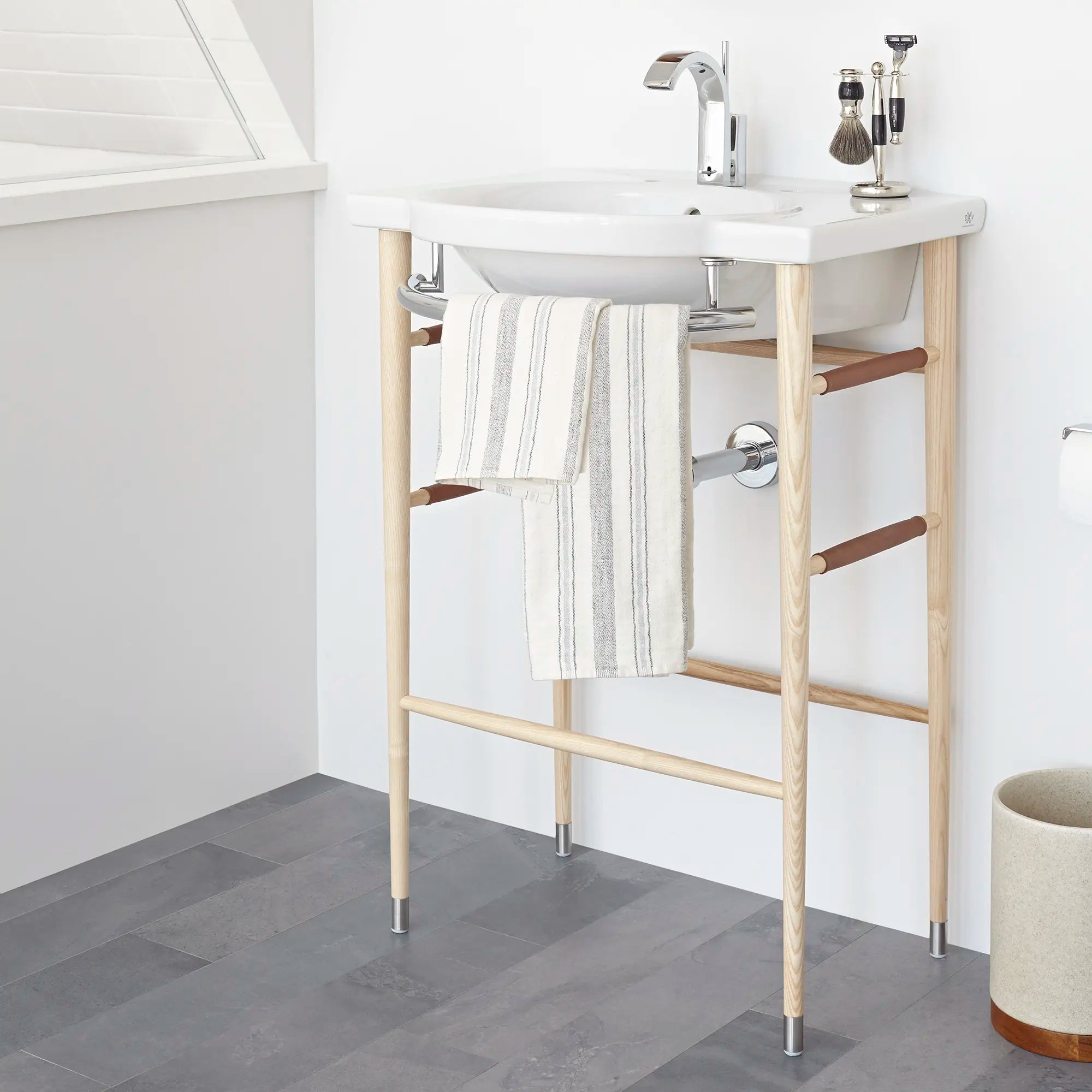 21 in. Console Legs // LIGHT ASH // 40912_B-D21420026413_0_CDNwebp.webp