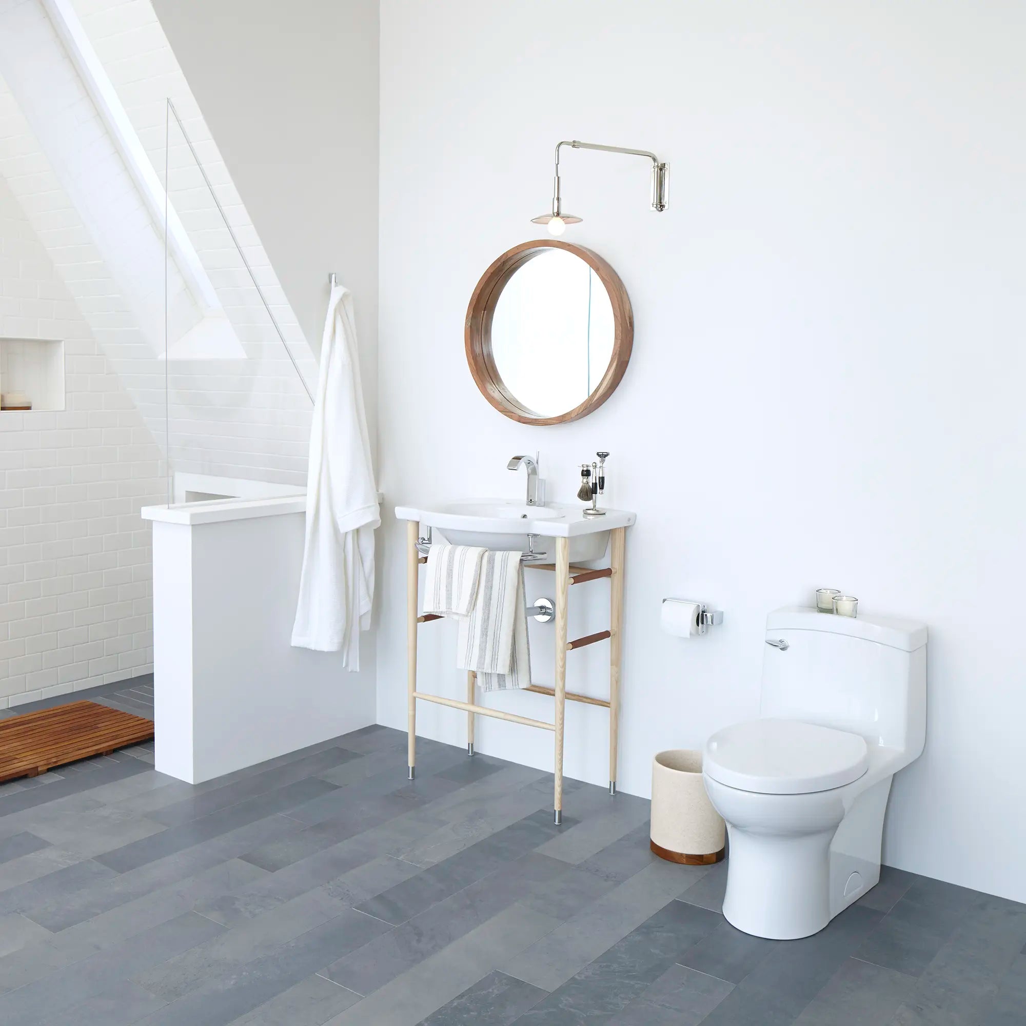 One-Piece Elongated Toilet // CANVAS WHITE // 40960_C-D22010C101415_06_0_CDNwebp.webp
