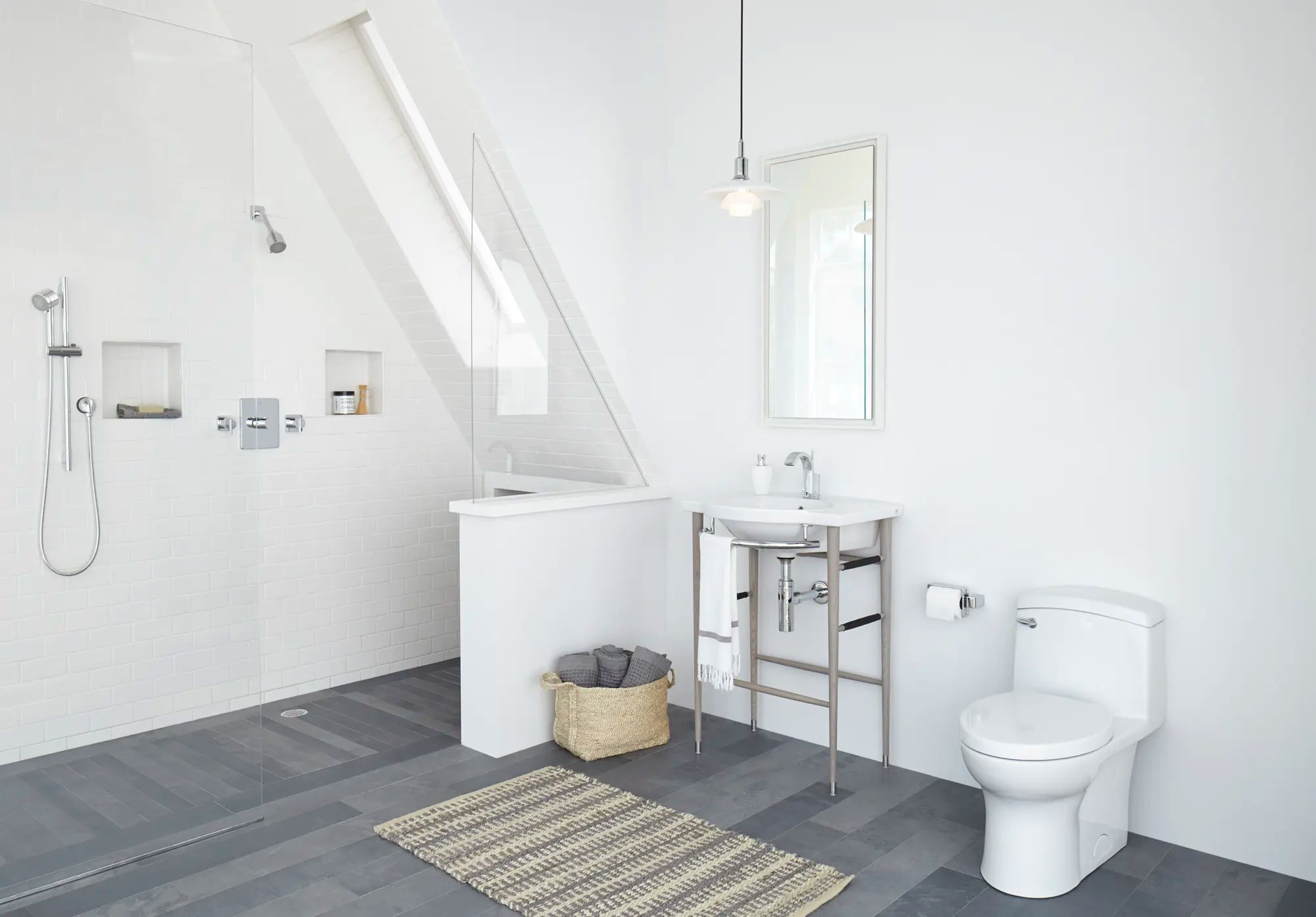 One-Piece Elongated Toilet // CANVAS WHITE // 40962_C-D22010C101415_04_0_CDNwebp.webp