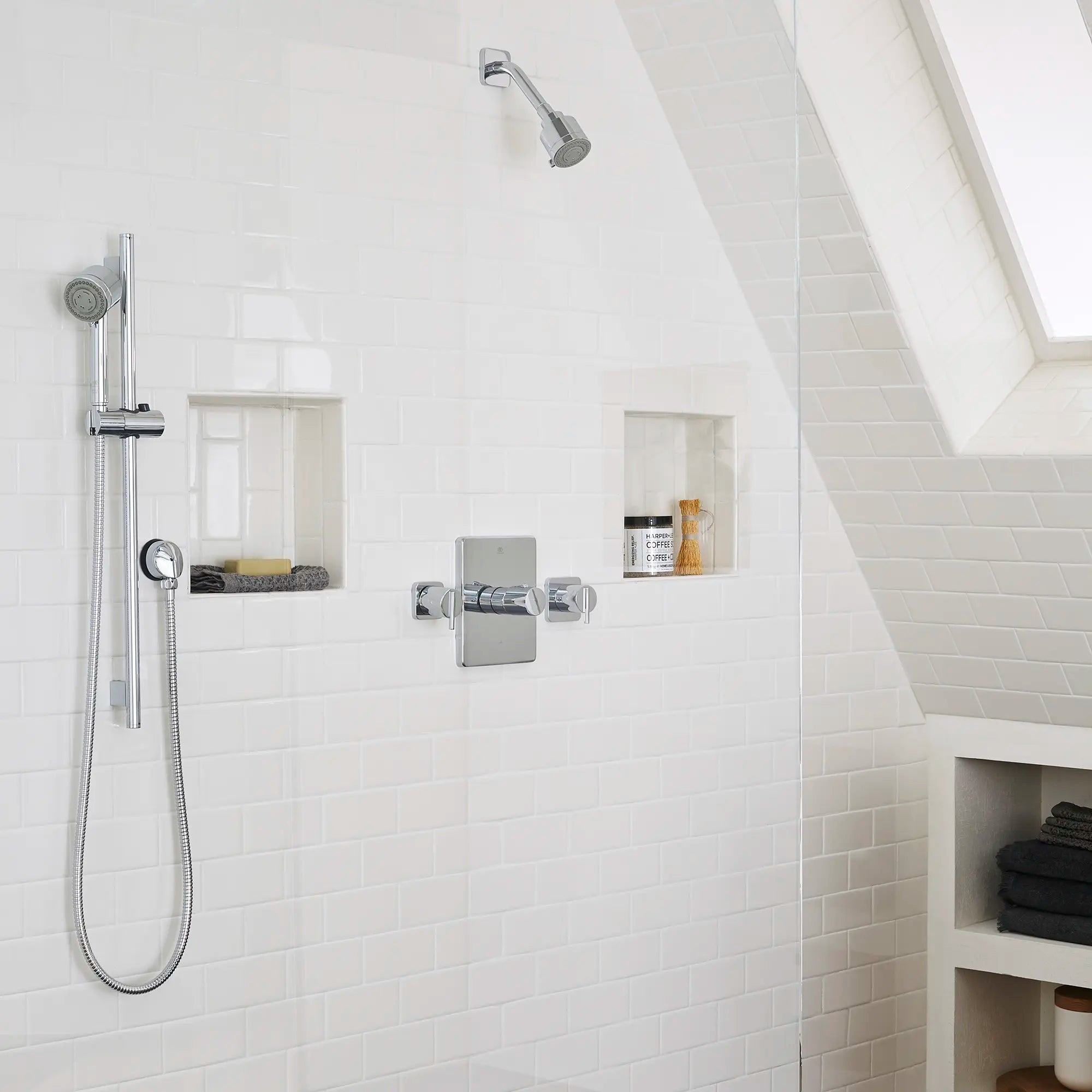 Multifunction Showerhead // POLISHED CHROME // 40980_B-D35100775100_0_CDNwebp.webp