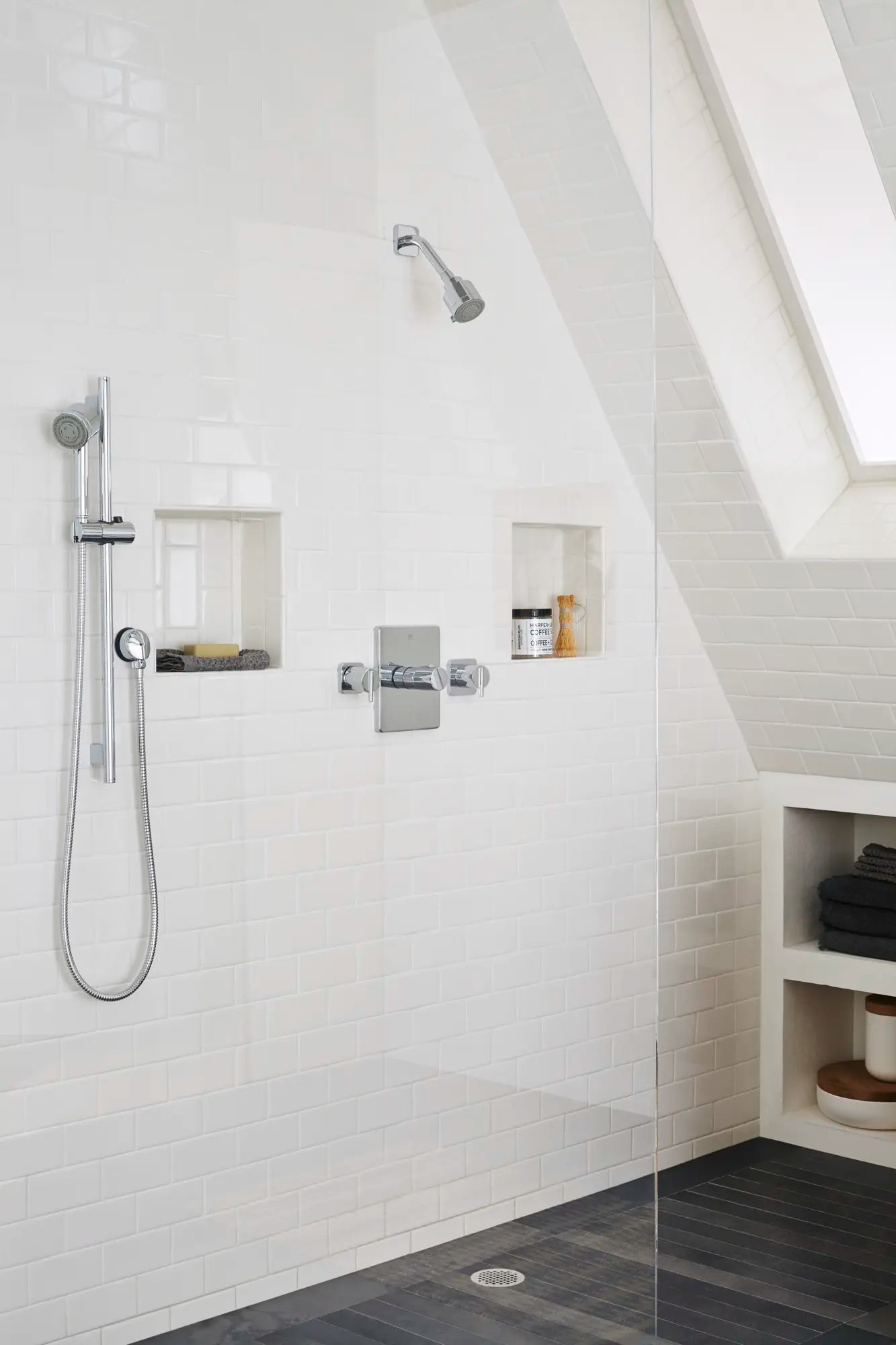 Multifunction Showerhead // POLISHED CHROME // 40989_B-D35100775100_0_CDNwebp.webp