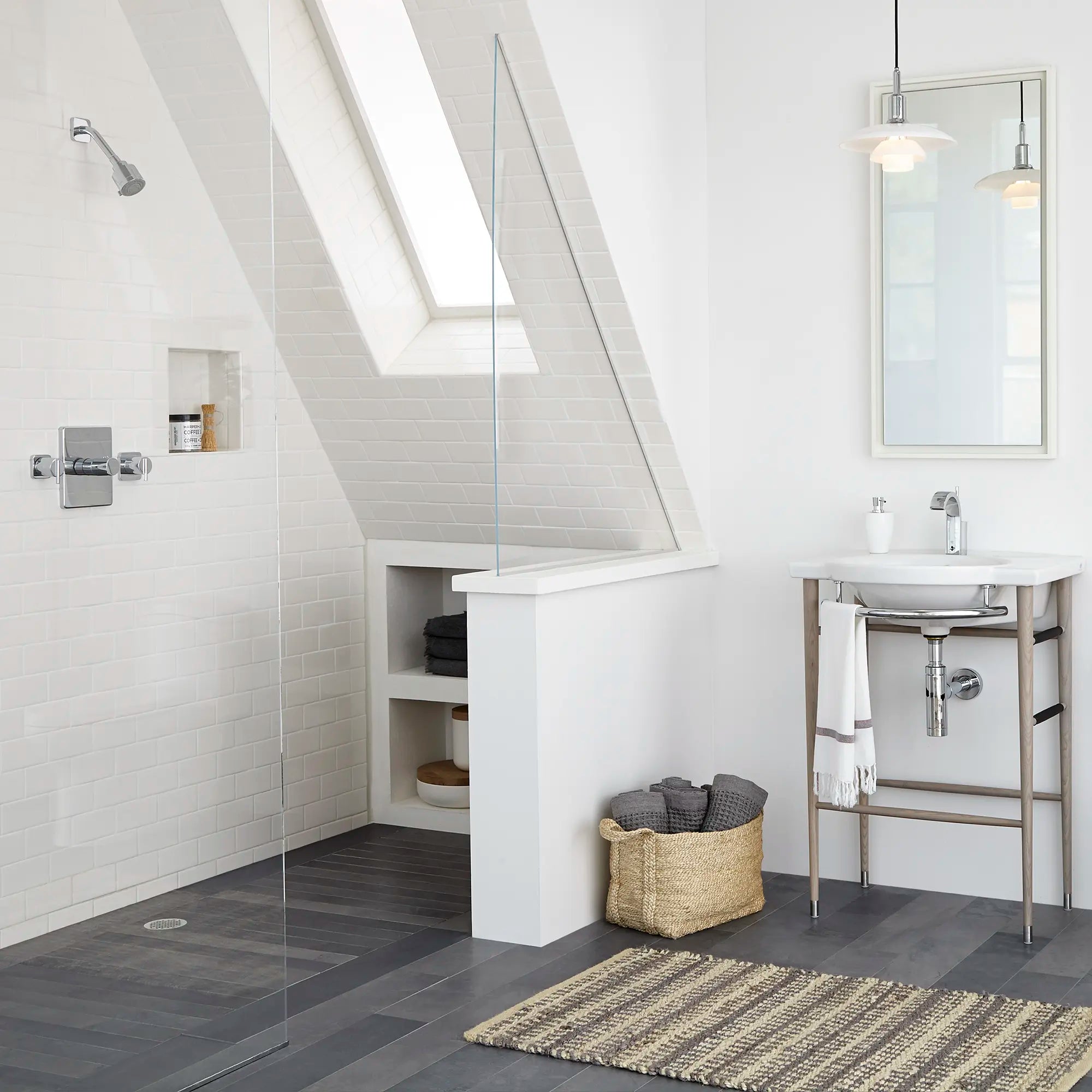 Multifunction Showerhead // POLISHED CHROME // 40997_C-D35100775100_01_0_CDNwebp.webp