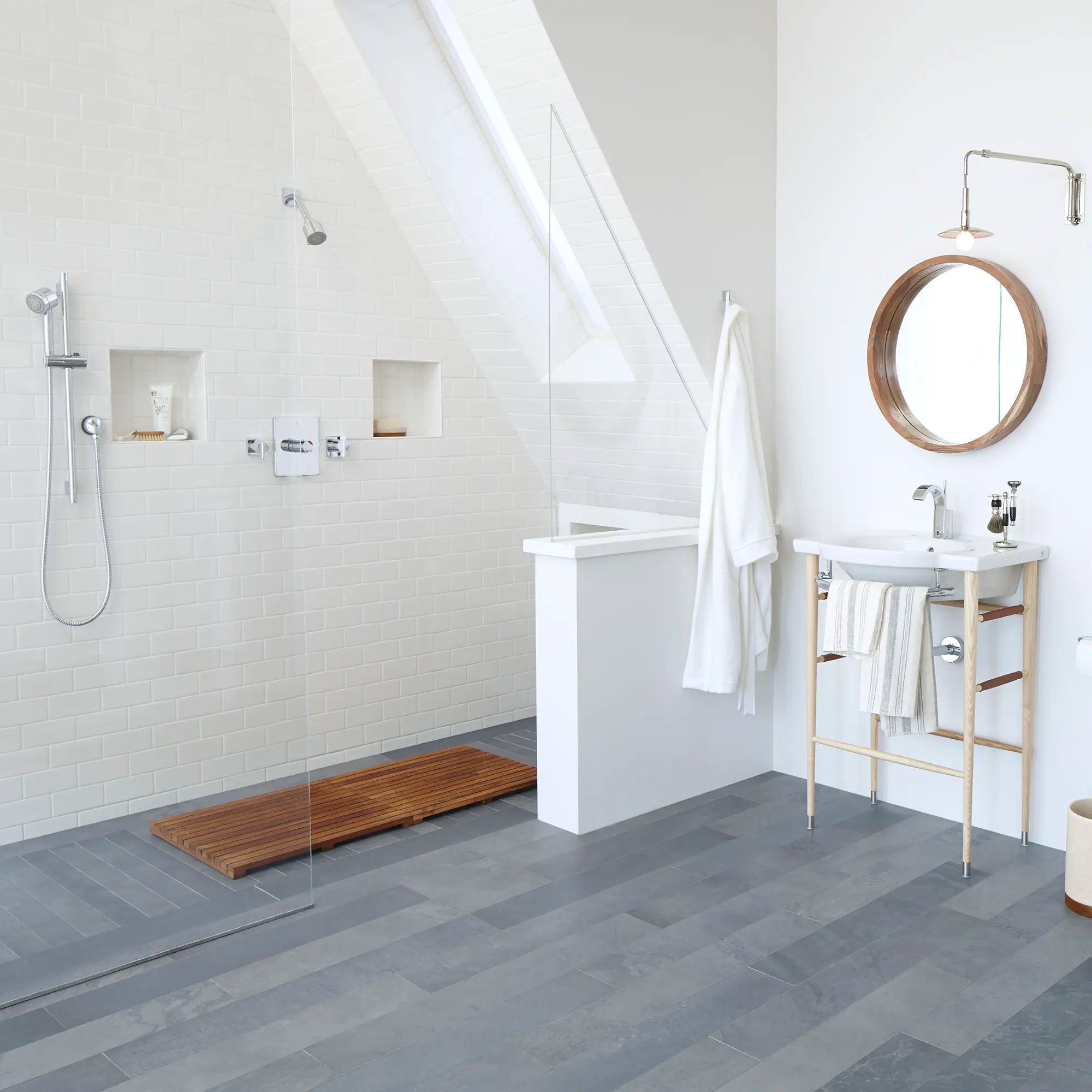 Multifunction Showerhead // POLISHED CHROME // 41005_C-D35100775100_06_0_CDNwebp.webp