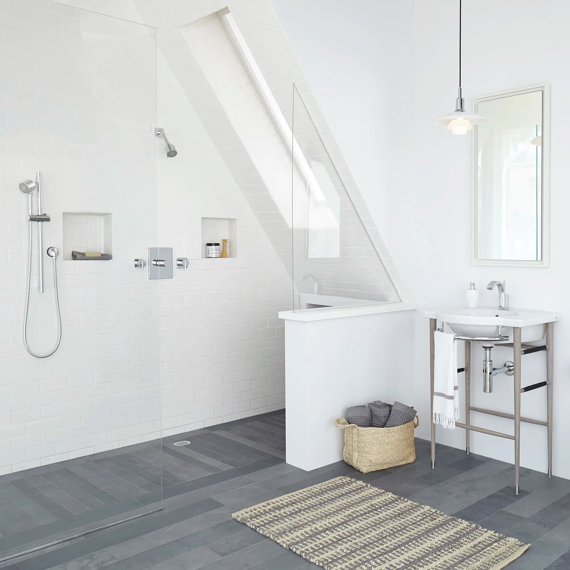 Personal Shower Set With Hand Shower // POLISHED CHROME // 41009_C-D35100780100_01_0_CDNwebp.webp