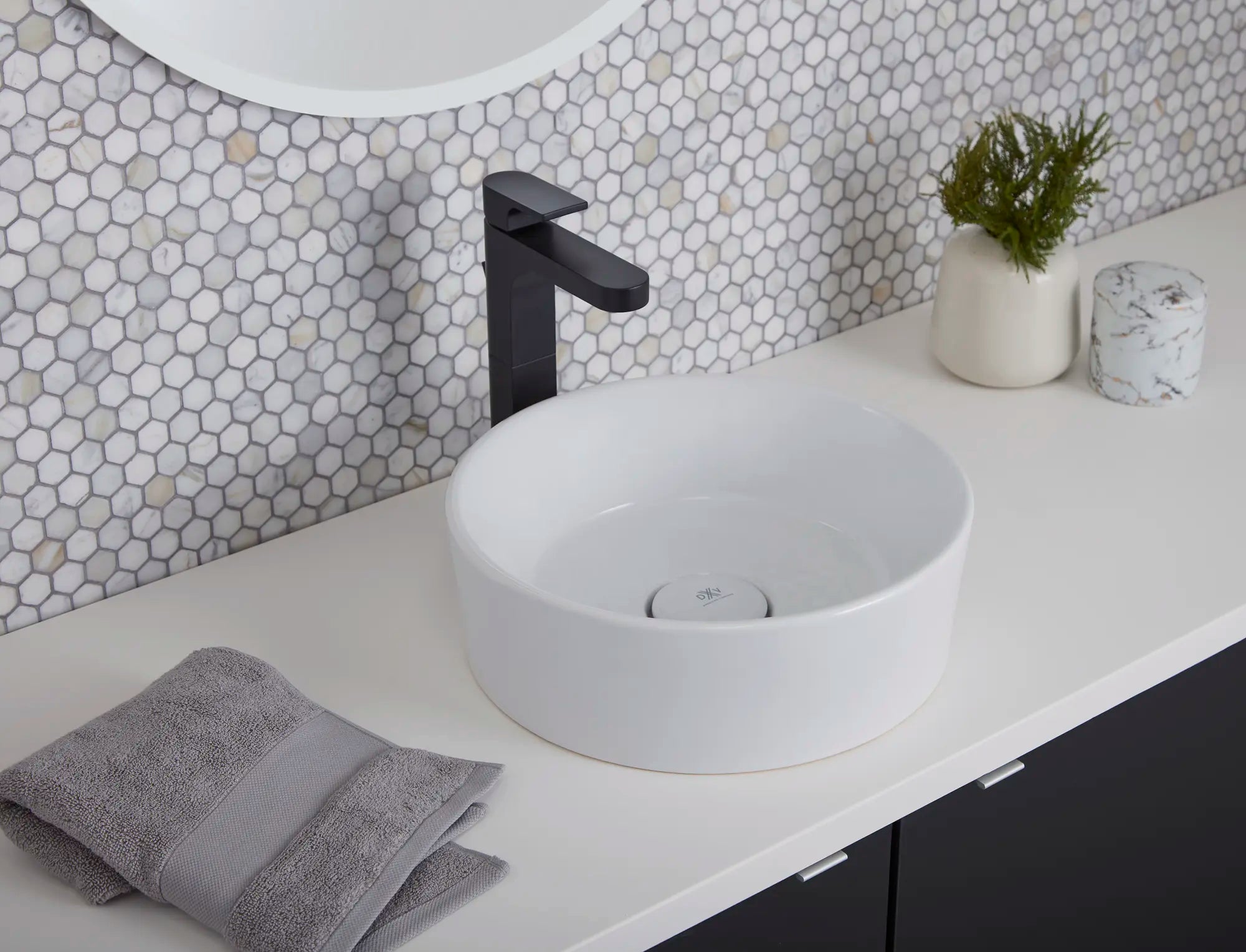 POP® Round Vessel Sink // CANVAS WHITE // 83698_B-D20090015415_CDNwebp.webp